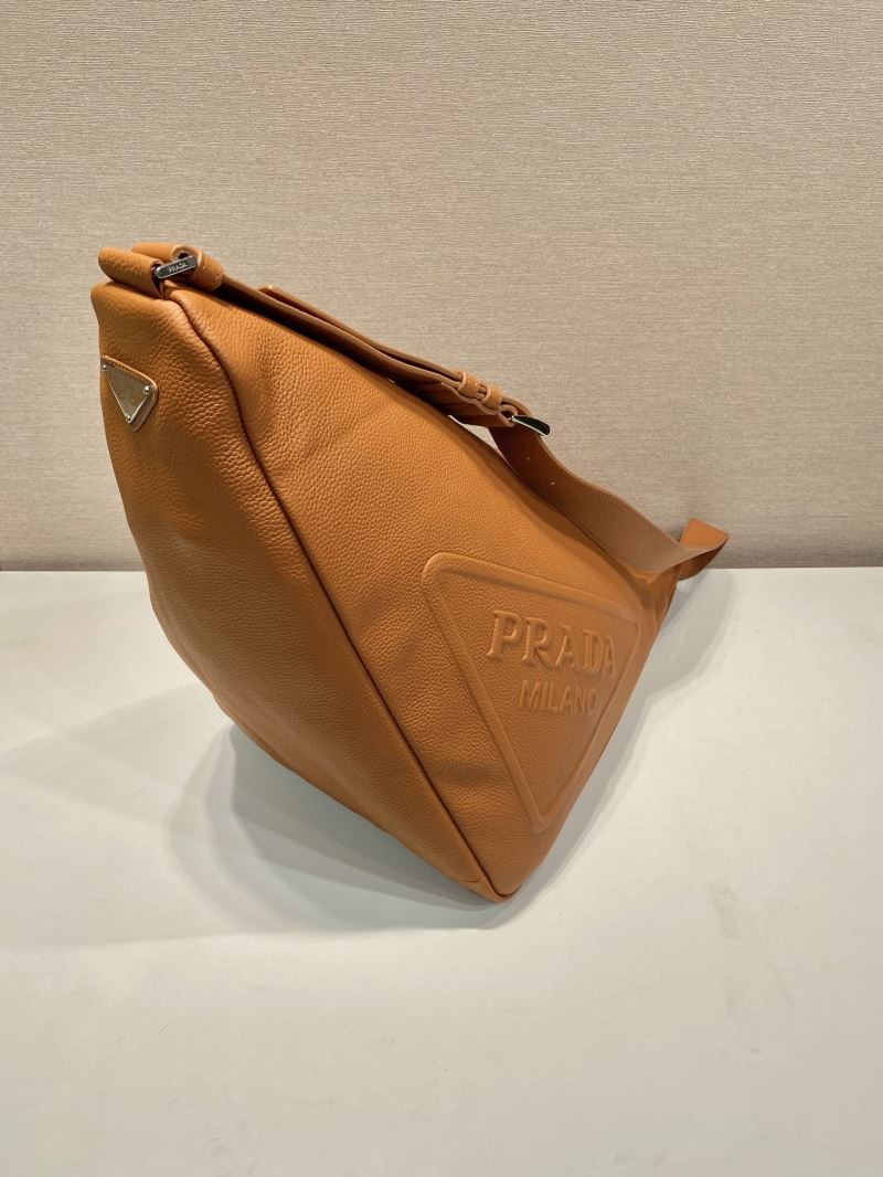 Pra*a triangle pouch